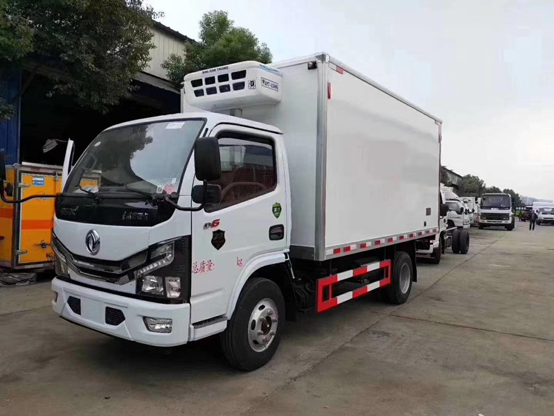 東風(fēng)D6冷藏車（廂長(zhǎng)4.2m國(guó)六）